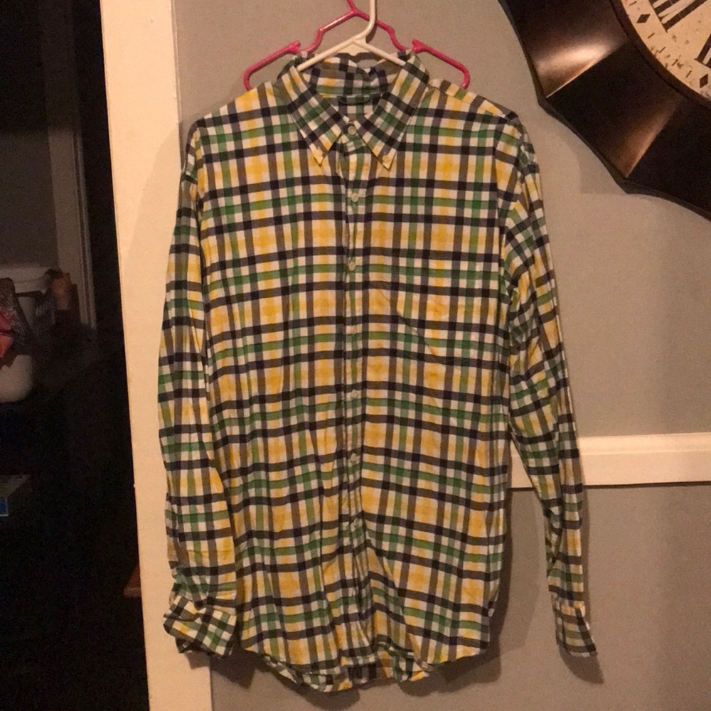 Men’s Izod top